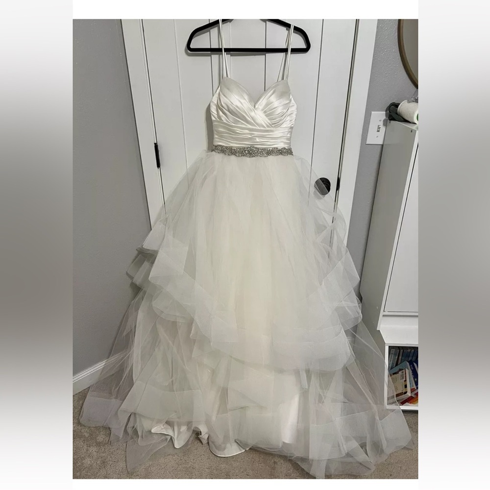 Casablanca Bridal Beloved Unconditionally Yours  Wedding Dress Ivory Size 10